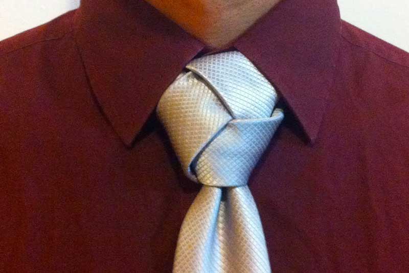 como hacer nudo de corbata 